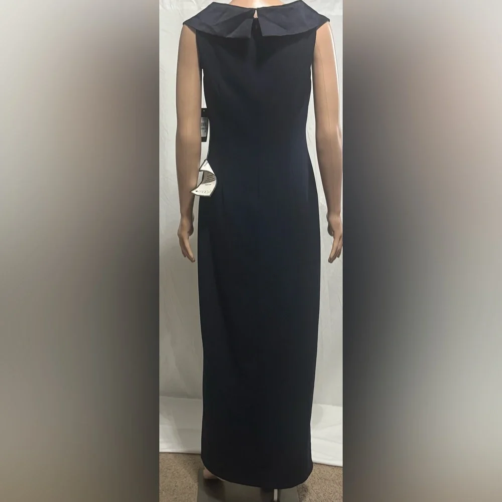 Jessica Howard
Petite Collared Side-Slit Long Gown - Picture 7 of 9